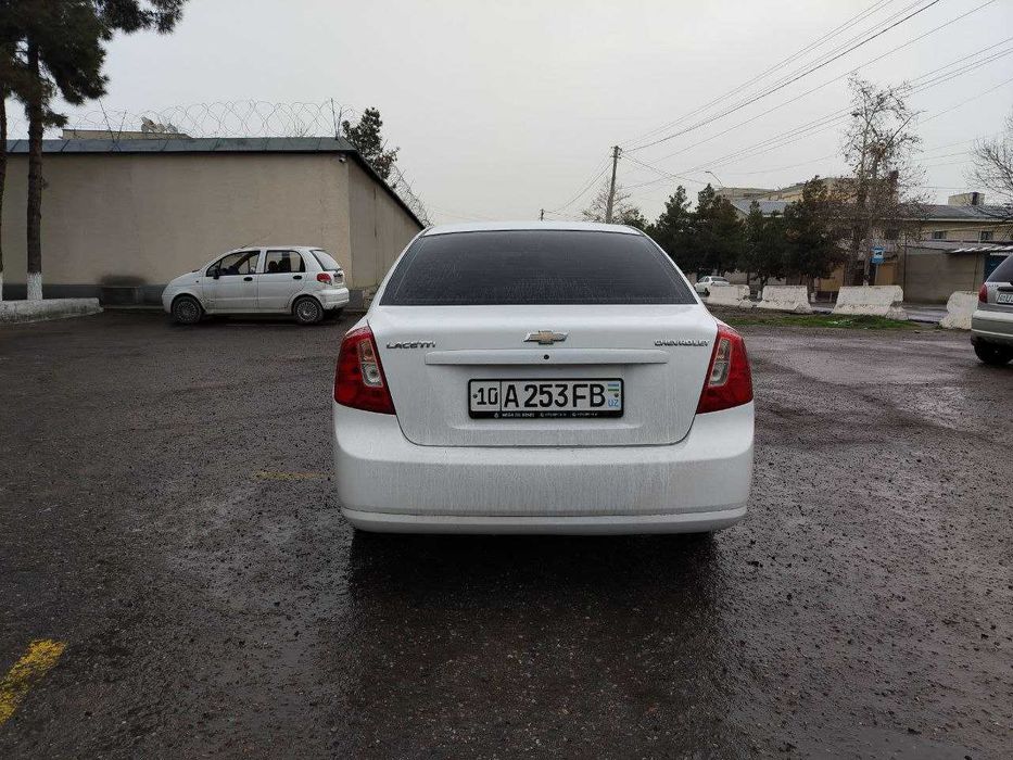 Lacetti 1.8 Сотилади халоти яхши чихол полик бор