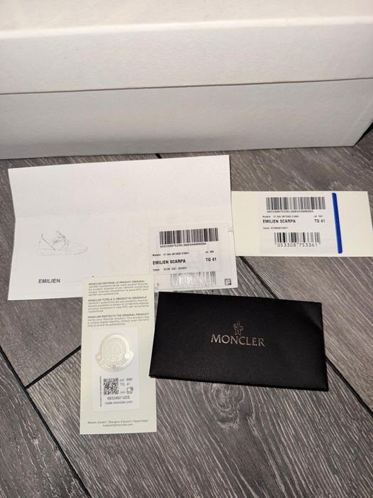 Vand adidasi moncler emilian