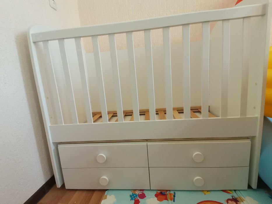 Детска кошара с 4 шкафчета