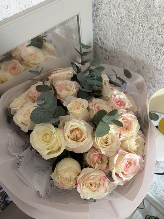 Букет из свежих розз