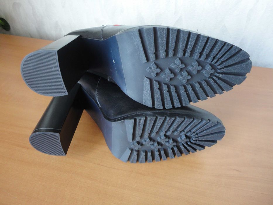 N38 Tommy Hilfiger/дамски боти