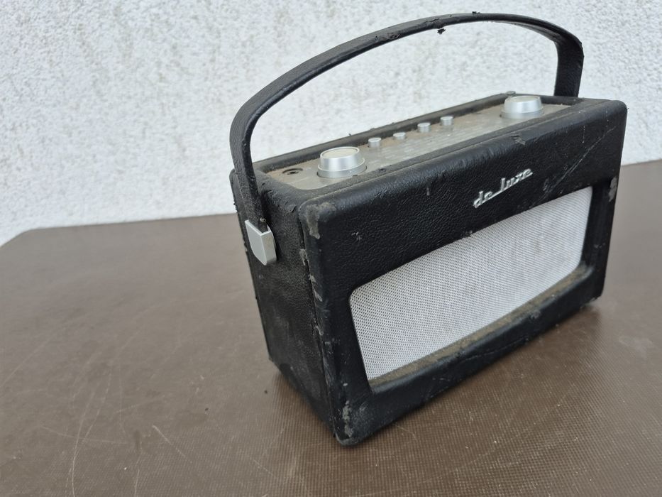 Vând Radio  marca TCM   , model de Luxe made in Germany Functional 

- Carcasele prezinta uzura ,exfoliere,zgirieturi, bucati lipsa. 

- radio   a fos