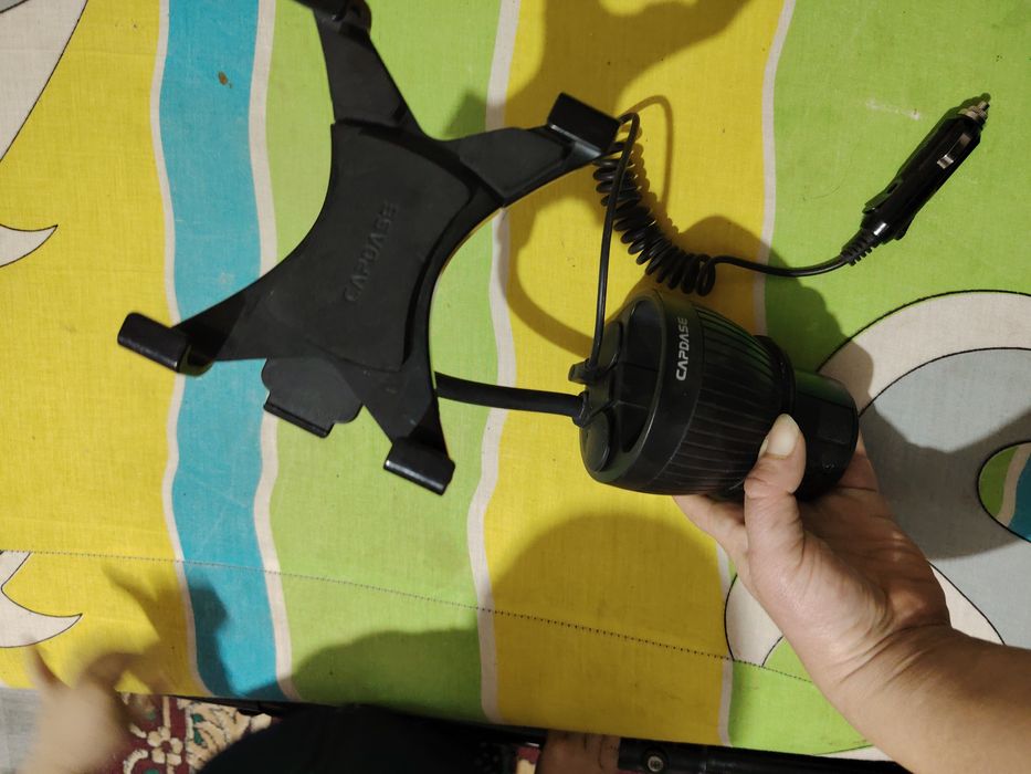 Держатель для планшета в машину