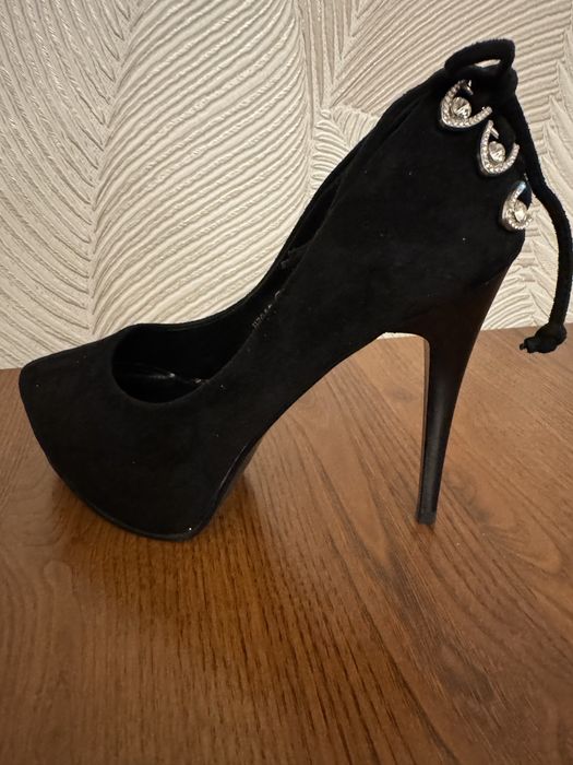 Обалдкнные  элегантные туфли! Почти новые!