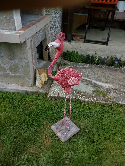 Розово фламинго от метал