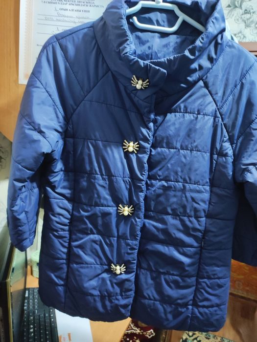 Продам куртку женскую
