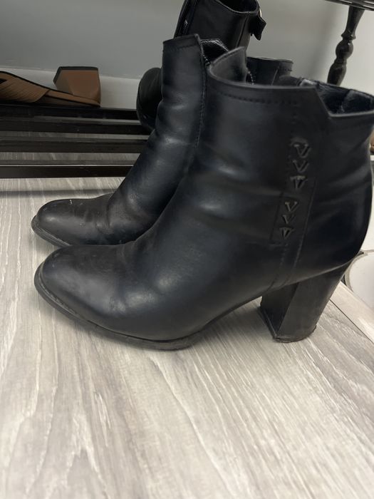 Женская ботинка