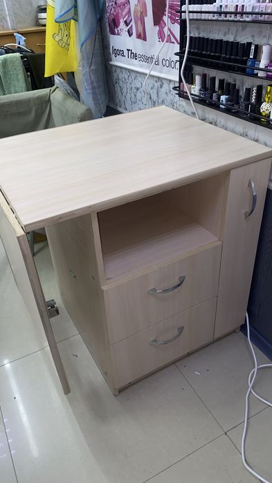 Продам маникюрный стол
