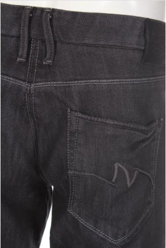 Blugi ieftini, noi cu eticheta