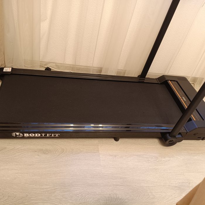 Бягаща пътека със дистанционо