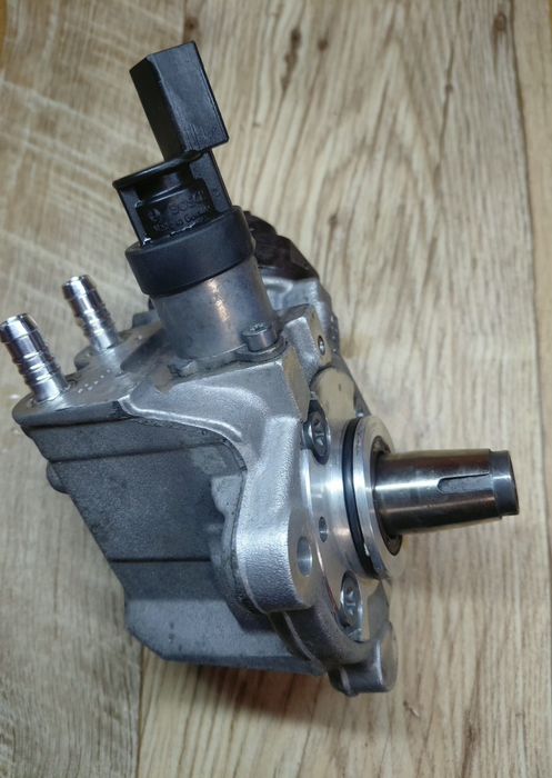 Оригинална ГНП помпа високо налягане за BMW N47 B47 2.0d (0445010506)