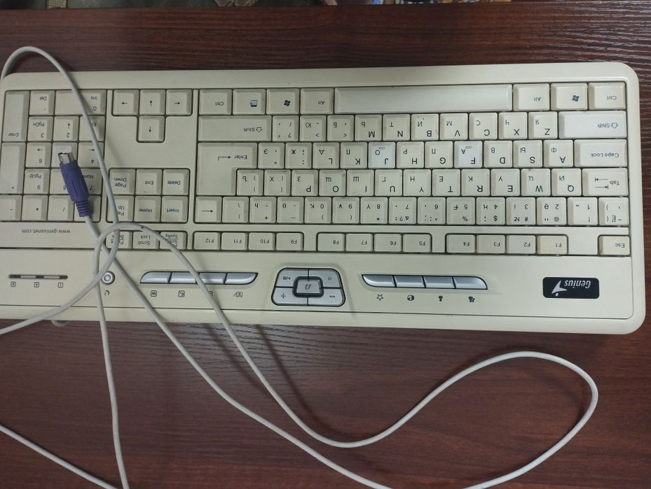 Клавиатура механическая.