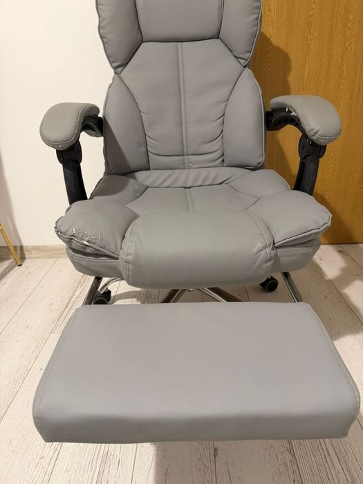 Scaun de birou ergonomic cu suport picioare