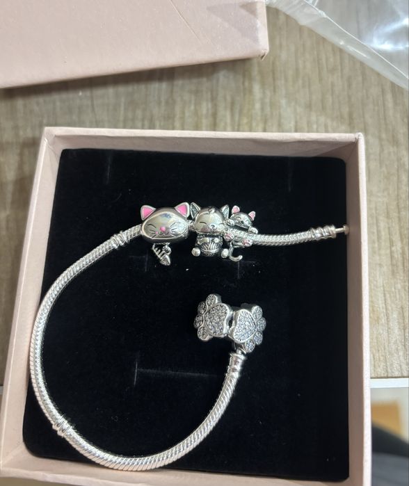 Гривна Пандора с 3бр талисмани