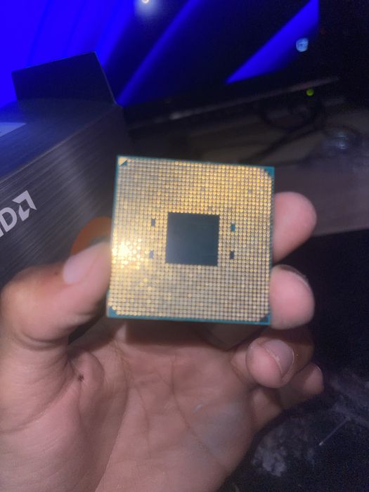Vand Procesor AMD Ryzen 3 2200g