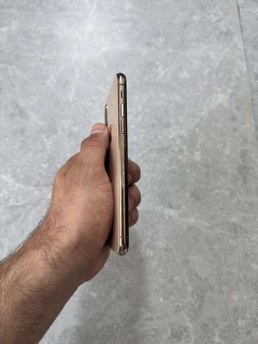 iPhone Xs 64GB Gold