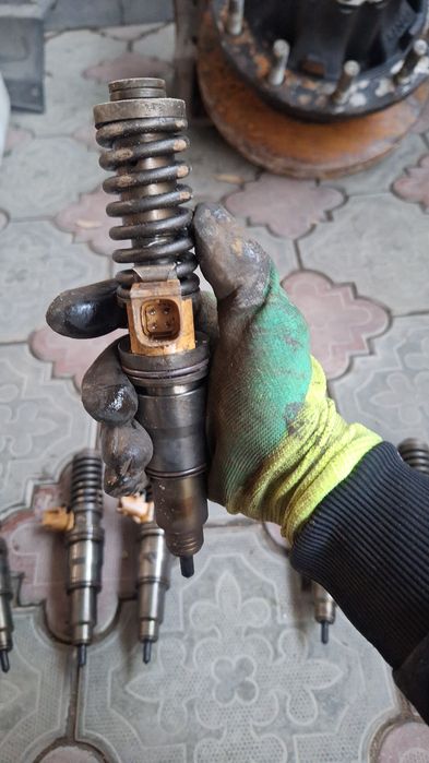 Форсунки от Рено премиум 2014 года