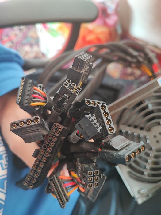 Блок питания от Thermaltake 600w