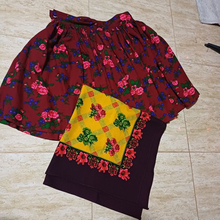 Sumnă  veche de peste 40 ani vechime.Set 1300 lei