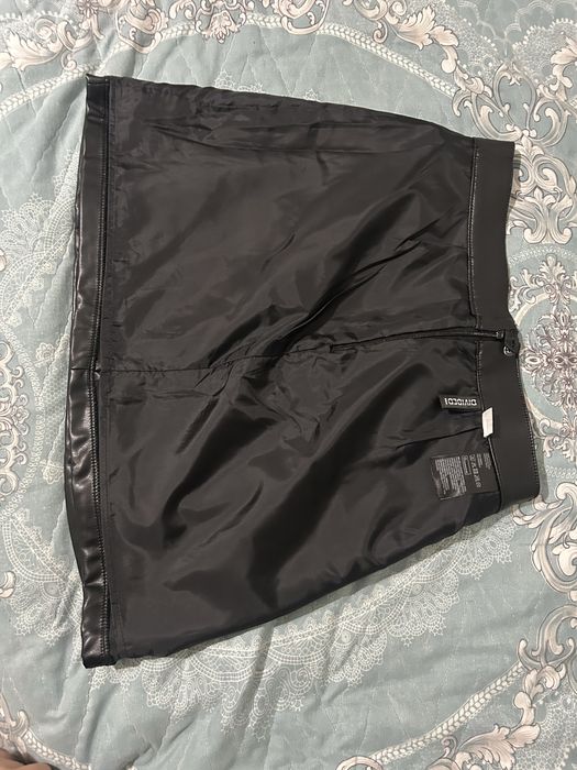 черная кожанная юбка