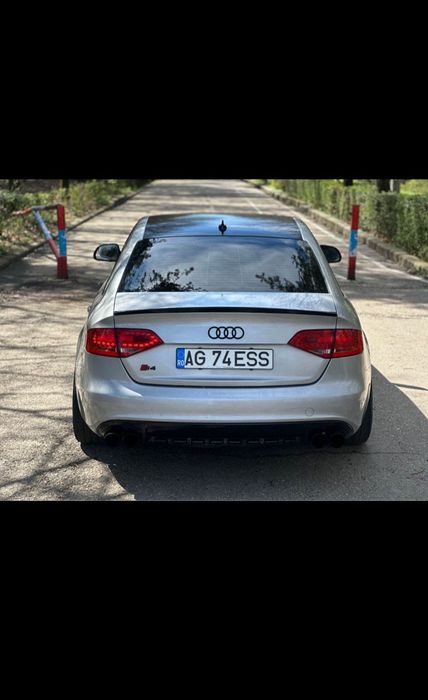 Vând audi A4 S-line 2.0