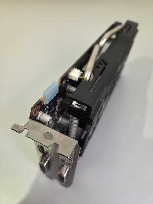 Placă video ASUS GeForce GTX 660 DirectCU II OC 2GB GDDR5 – HDMI / DP / 2x DVI