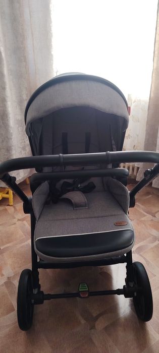 Продам прогулочную коляску