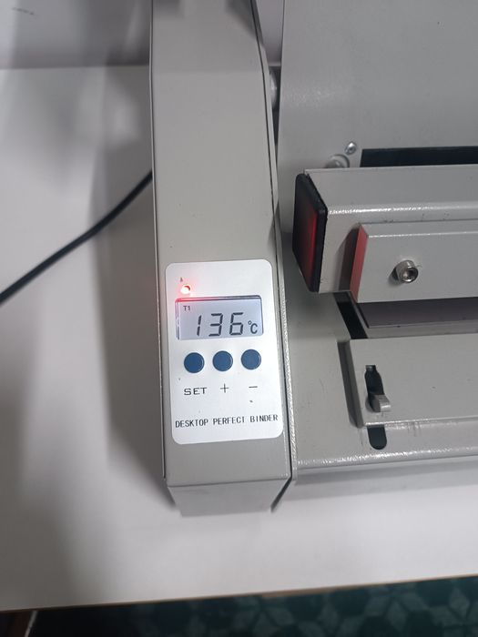 Termoklay, Skleyka kitob klaylidigan sotiladi.