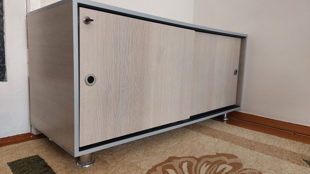 Шкаф - тумба напольная для дома или торговли