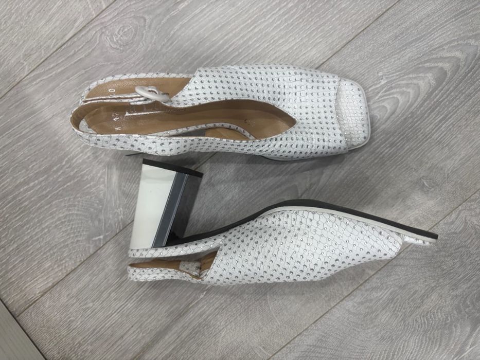 Продам пальто, обувь