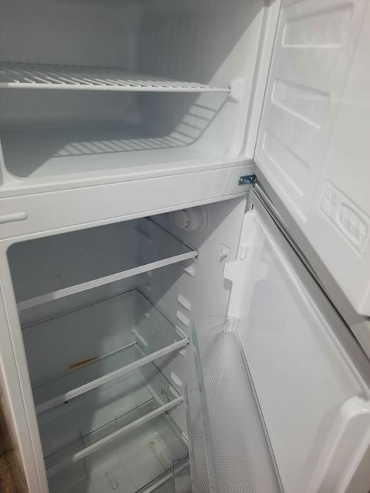 Vind frigider Arctic 240l  încă este în garantie