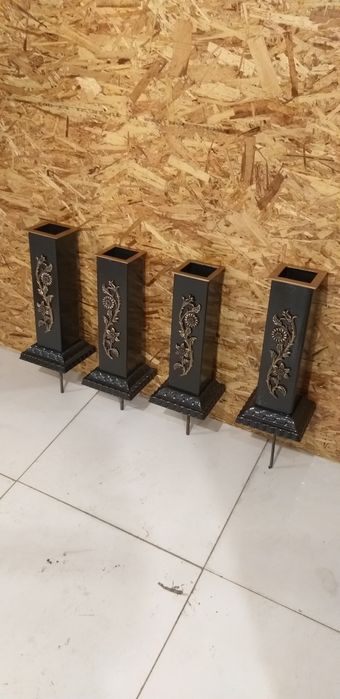 Вазы на кладбище