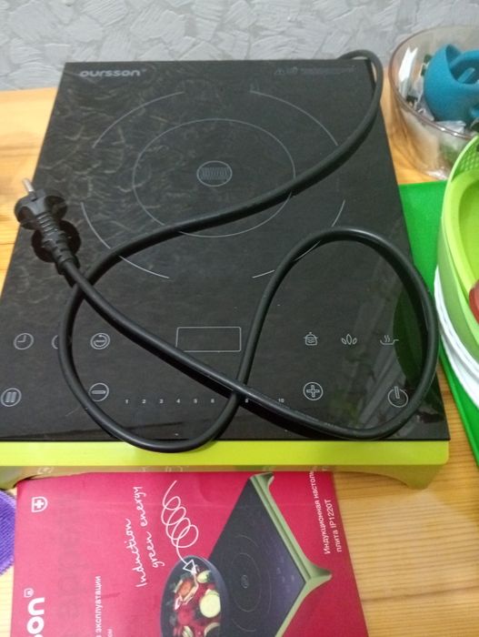 Продам индукционная плитку