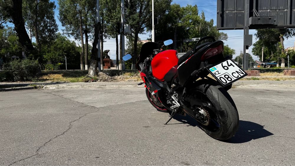 Мотоцикл  Honda CBR600F4i