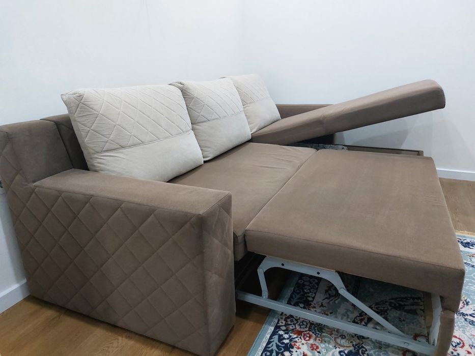 Угловой диван почти новый, Евромебель