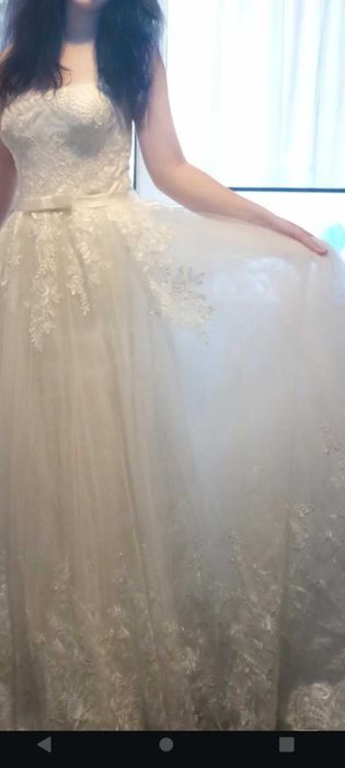 Vind rochie de mireasă mărimea 38-40 făcută la comandă
