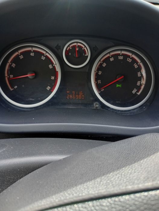 Опел Корса Д 1.2 2007г газ бензин