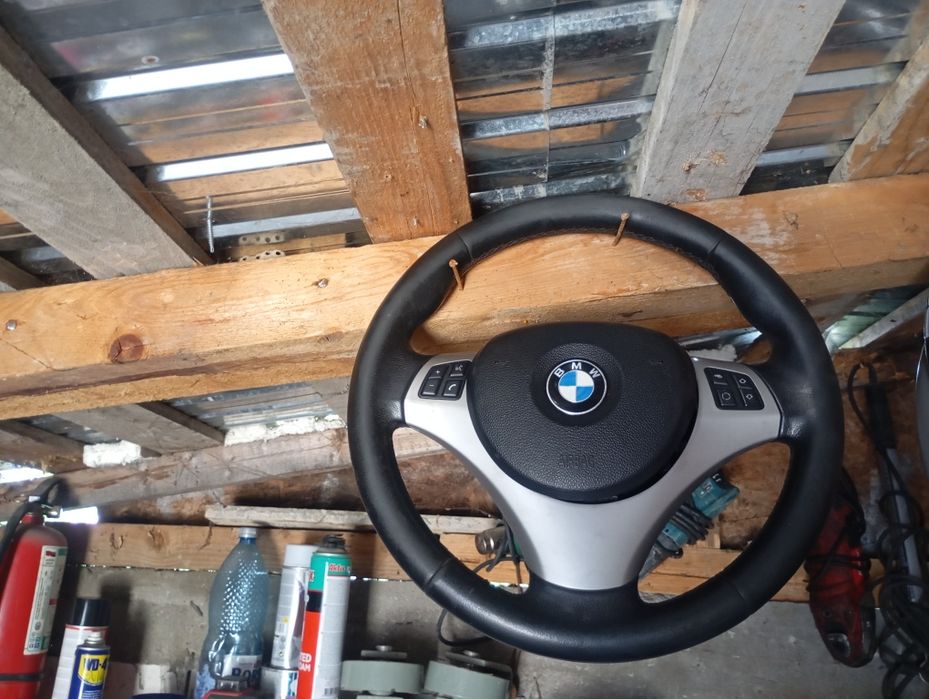 Vând volan BMW e 90