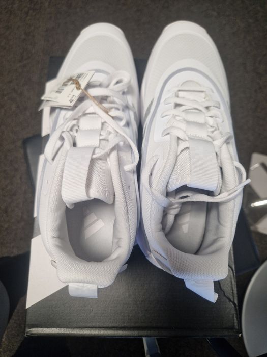 Vand lot de 10 buc,gheata Adidas, noi cu eticheta nr 46