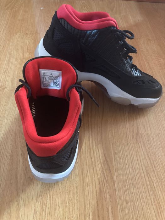 Adidasi jordan 11 low,mărimea 41 stare impecabila nu au fost folositi