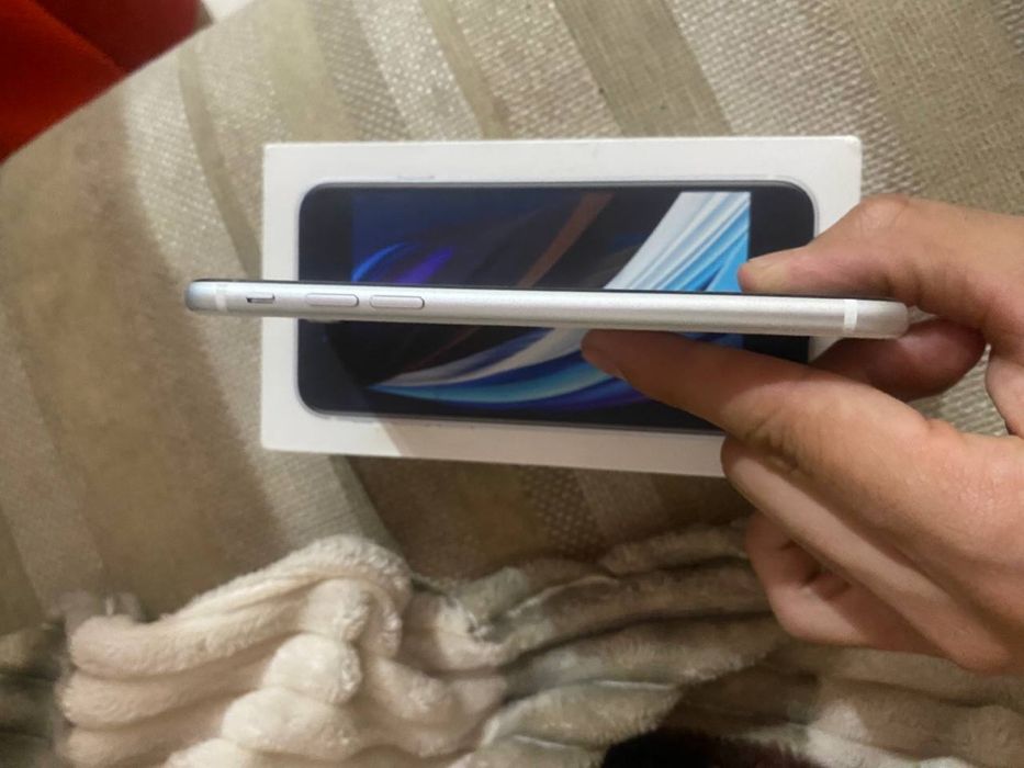 Айфон се 64 гб iphoneee