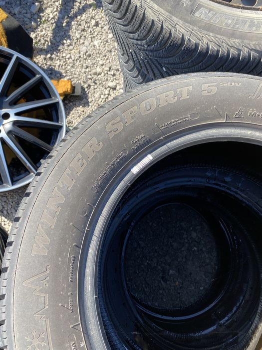 Зимни гуми  225 65 17 Dunlop winter sport 5