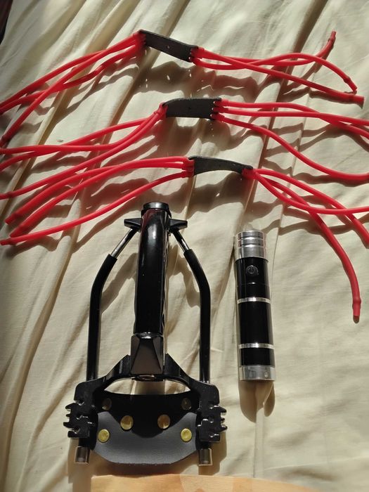 Prastie de vanatoare profesionala cu lumina laser,3 benzi,100 bile,nou