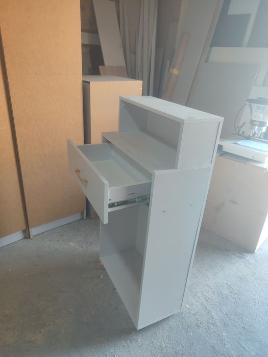 Мебел таёри бор заказга килинган  Вис 1.29см глуб 30см,   шрин 60см