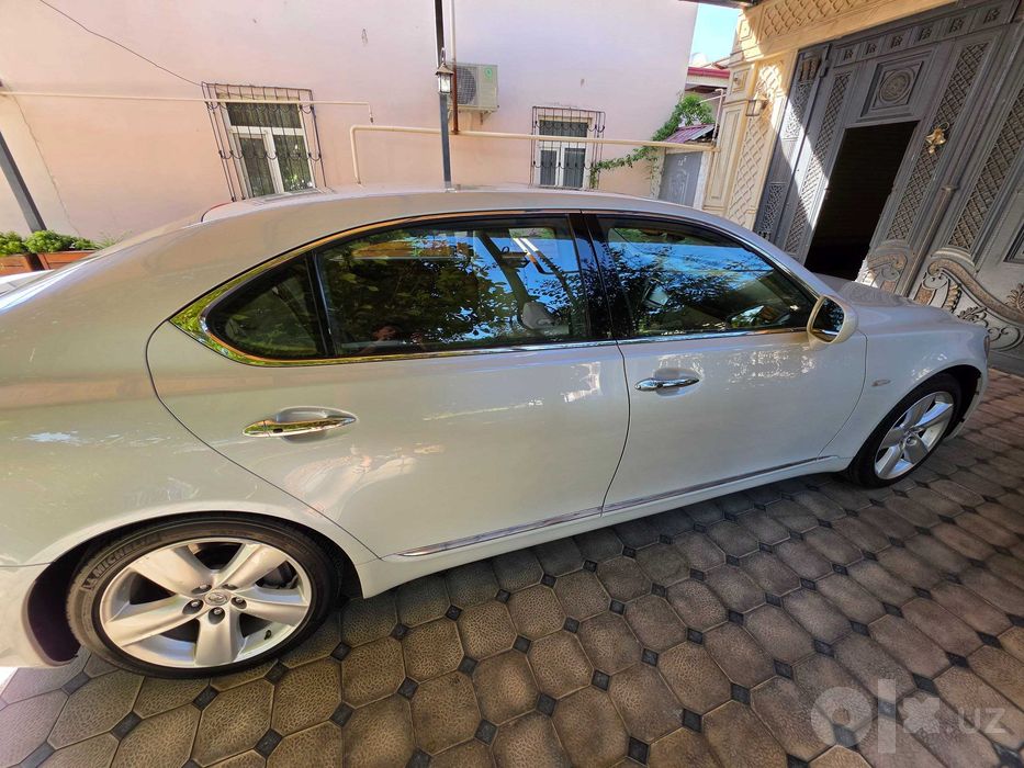 Продам Lexus LS450L