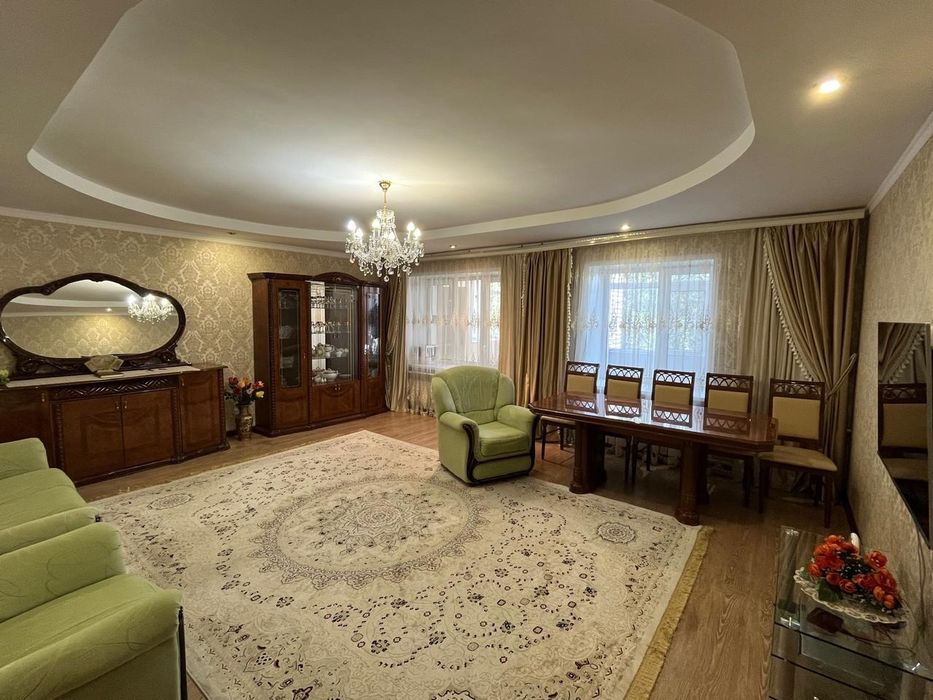 Продам 4 квартиру в центре