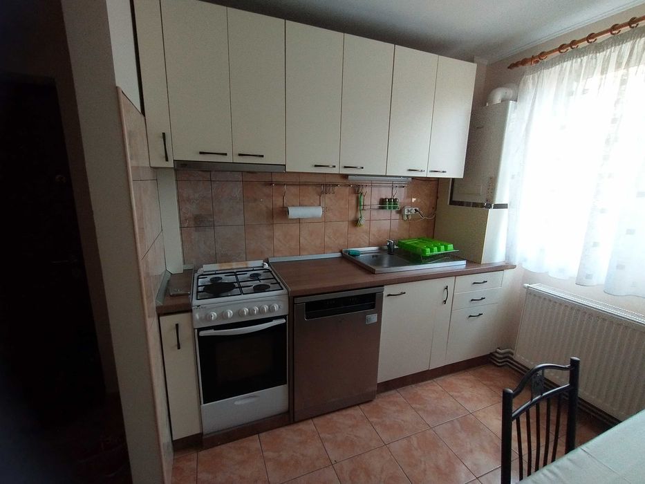 Apartament de închiriat cu două camere str. Păuleștii, zona Unio