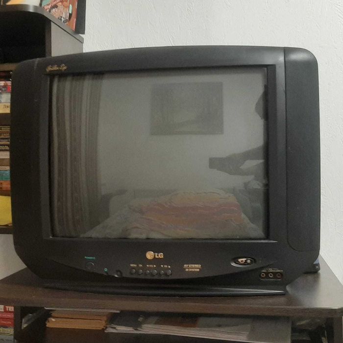 телевизор LG Golden Eye б/у