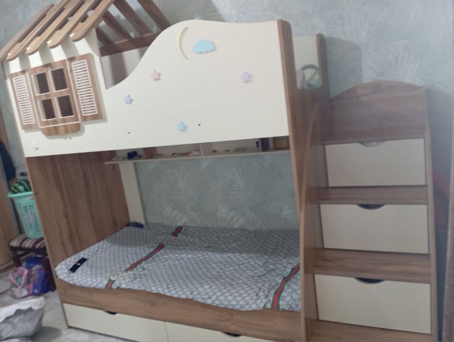 Detski kravat holati yengi azgina ishlagilgan