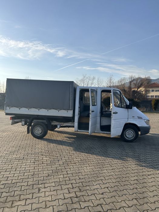 Mercedez-Benz Sprinter 208